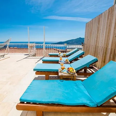 Villa Kristal Deniz Manzaralı *