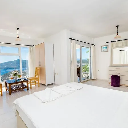 Kristal Deniz Manzaralı Kaş